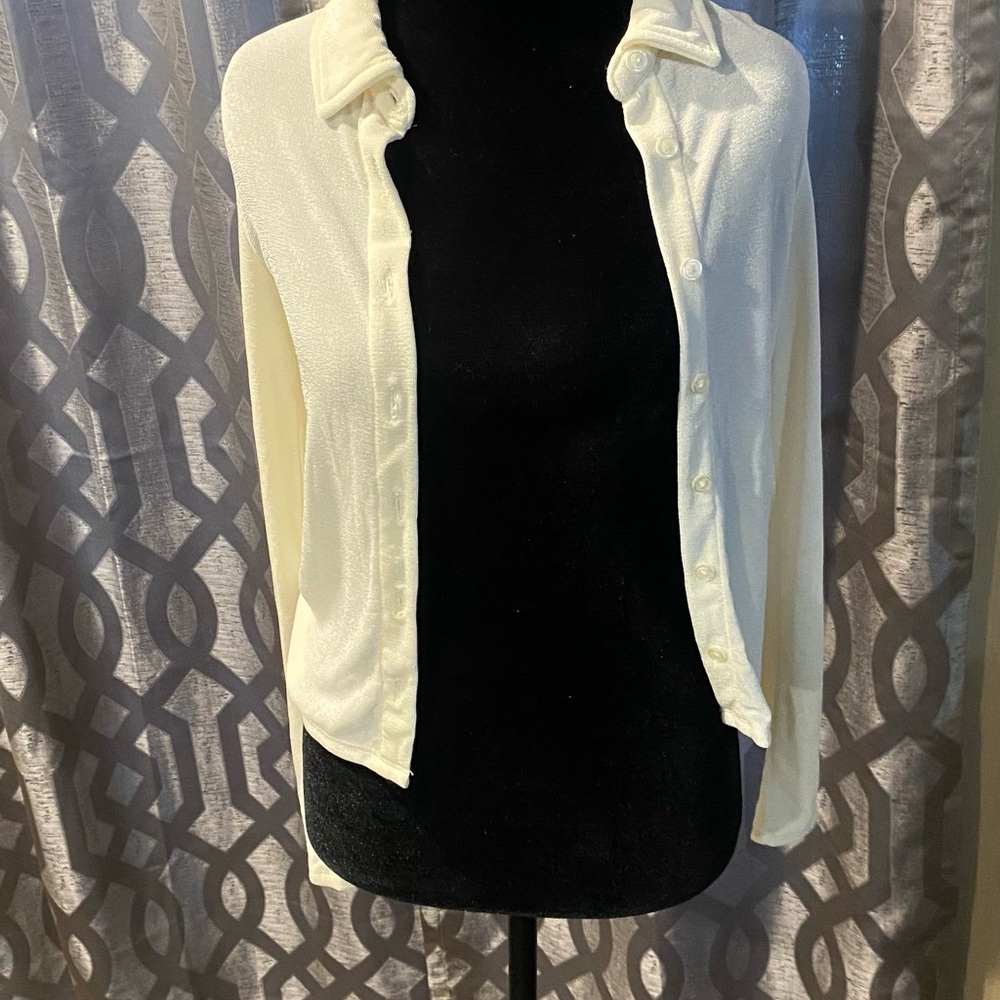 Forever 21 Cream‎ Long Sleeve Button Down Shirt Ladies Size Small NWT